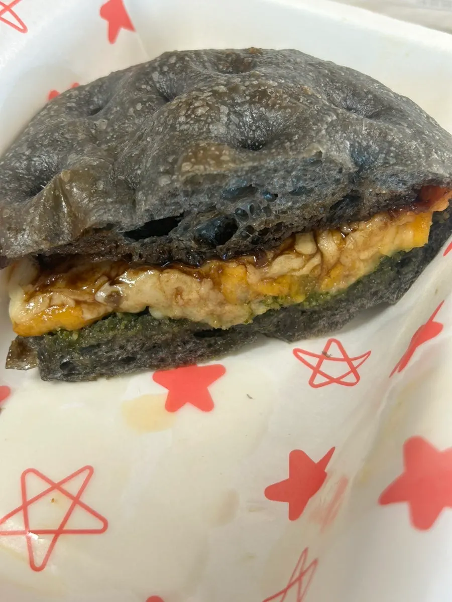 Patata sandwich with potato and four cheeses