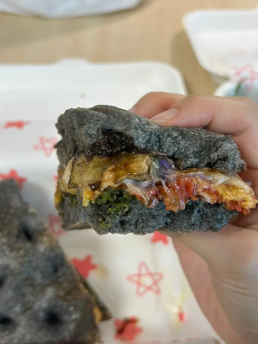 Close-up cross-section of the Patata sandwich