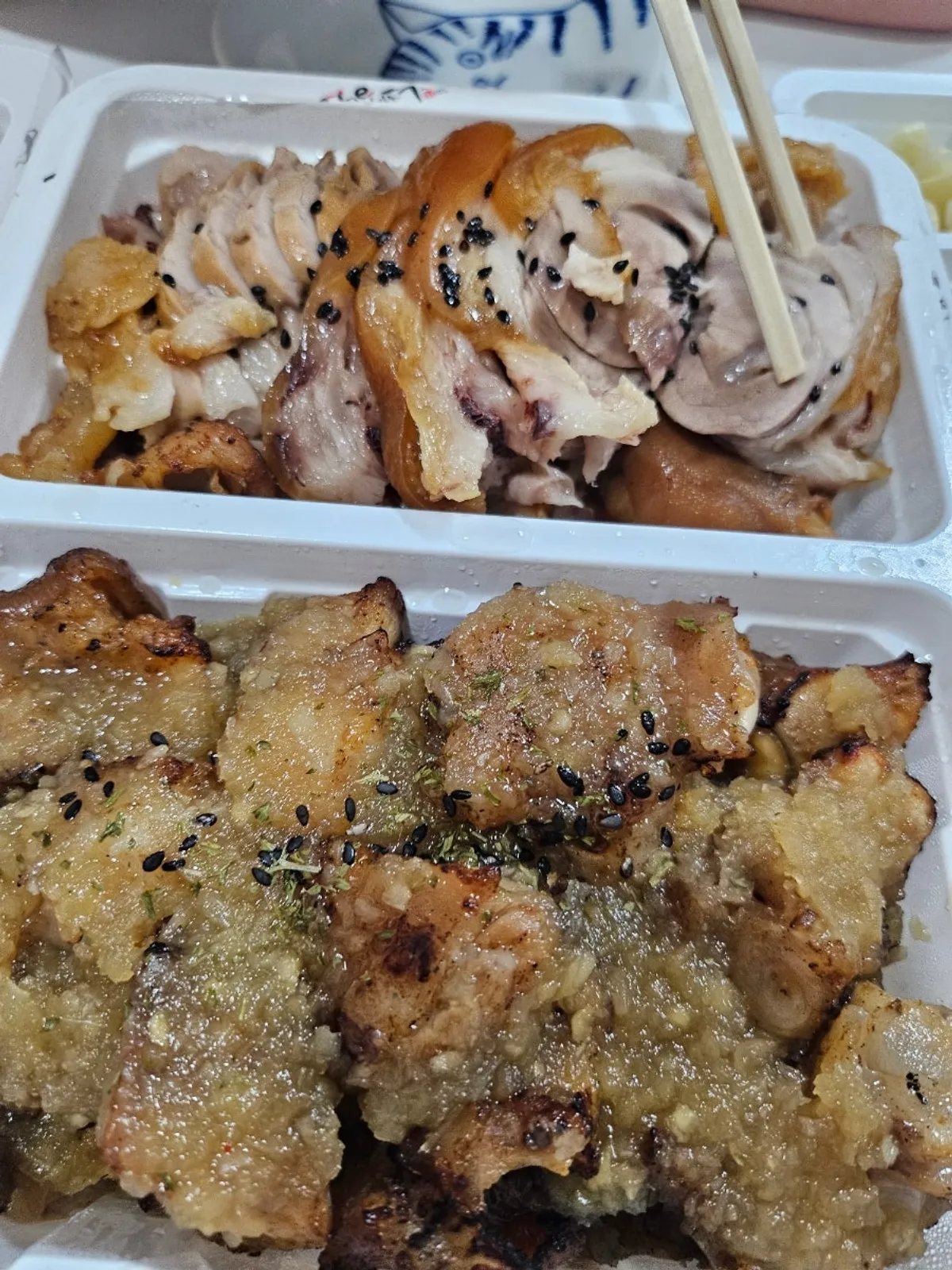 더맛있는족발보쌈 서충주점에서 포장해 온 반반족발 상차림