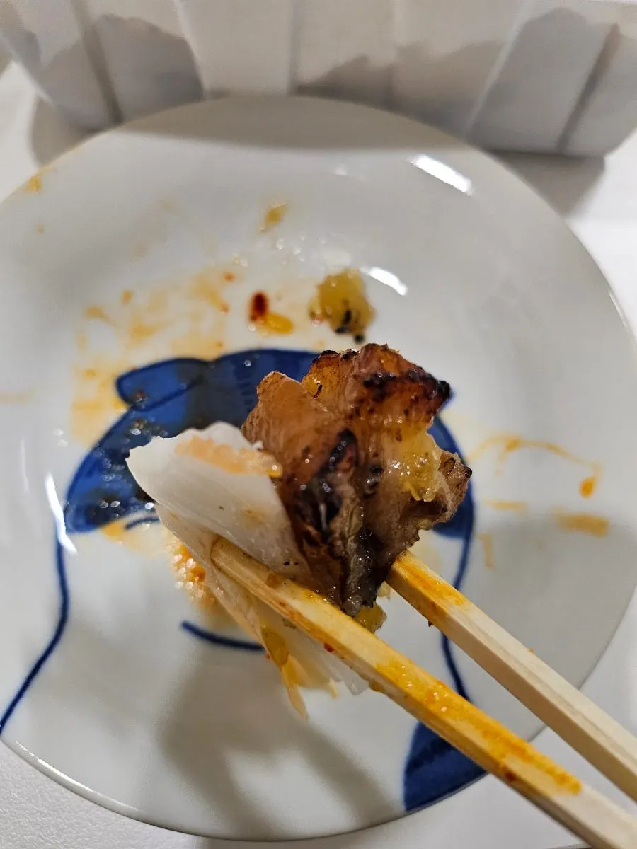 직화로 구운 족발 단면