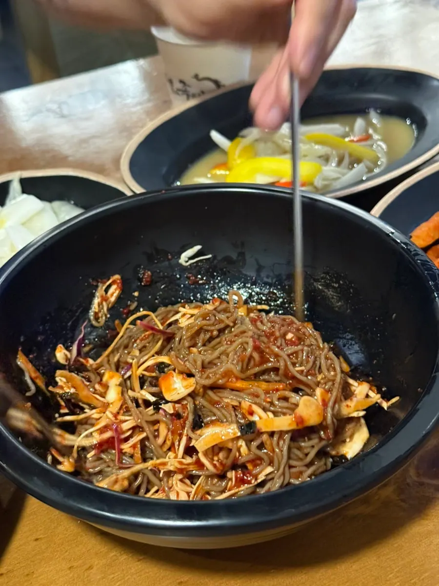 A bowl of tangy-sweet makguksu