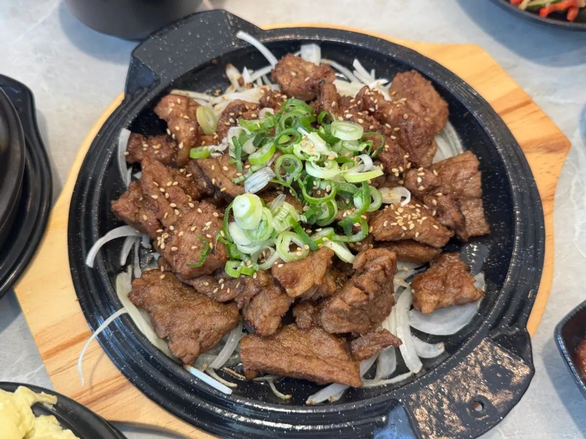 Main photo of Idobonga's stone-grilled galbi set table spread