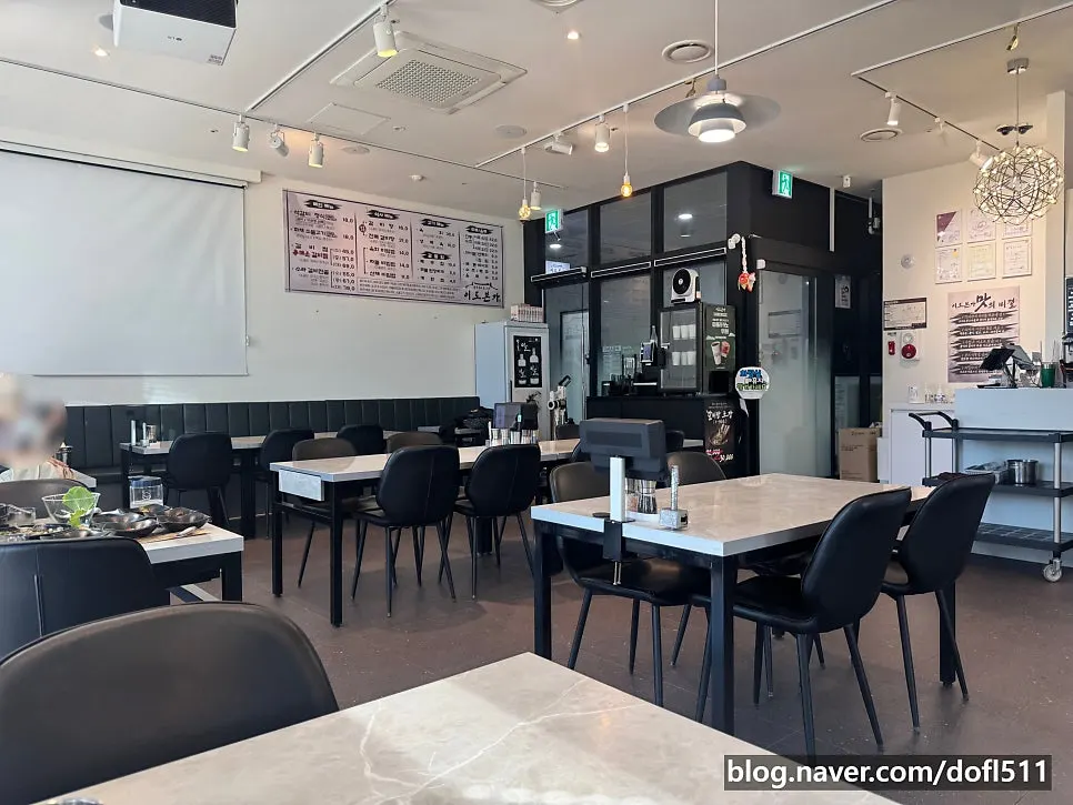 Idobonga's spacious, clean dining hall interior