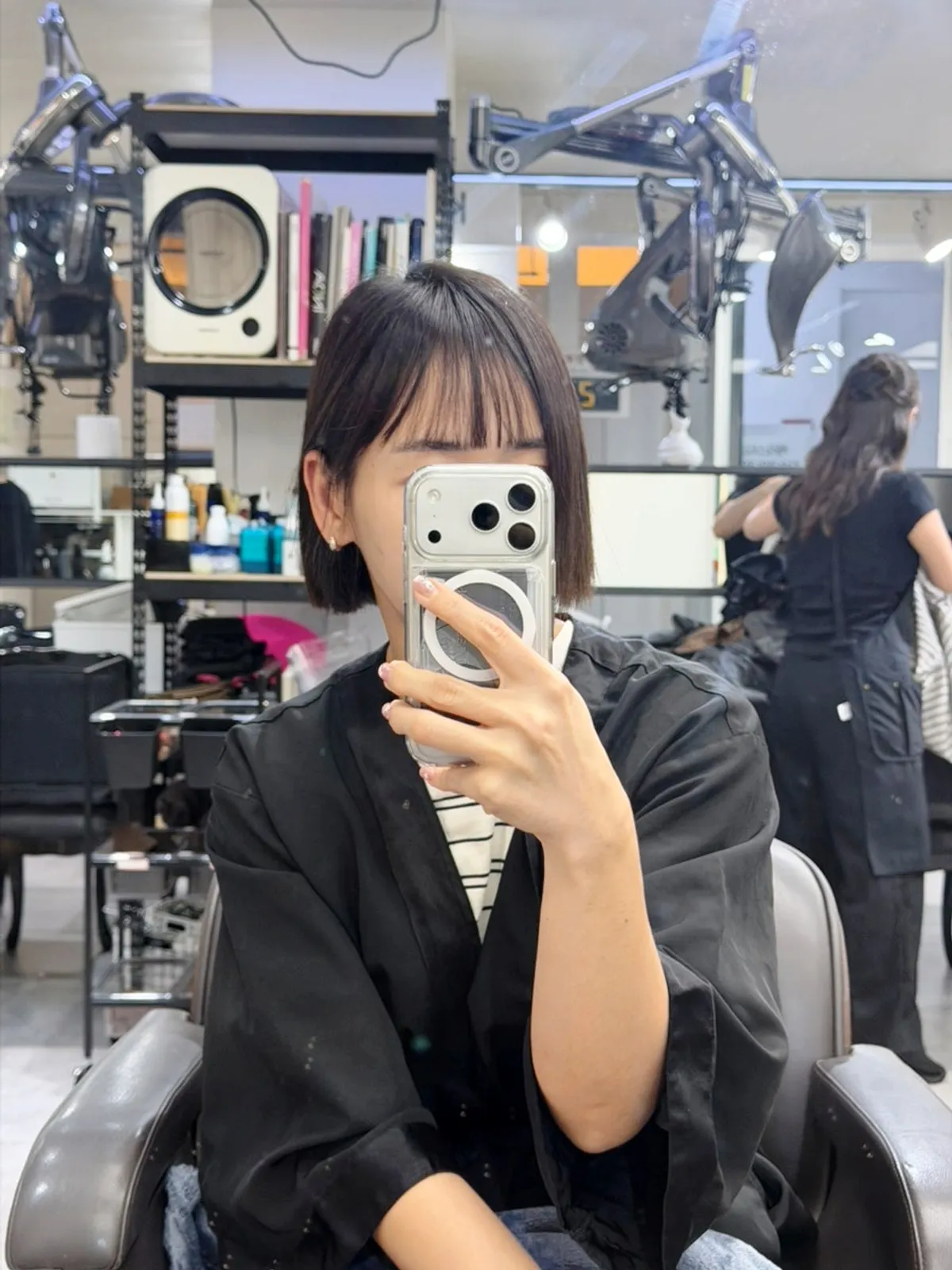 곱슬이 차분해진 단발 완성
