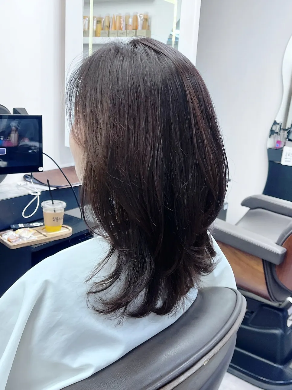 사이드뱅 중단발 C컬펌 완성 사진