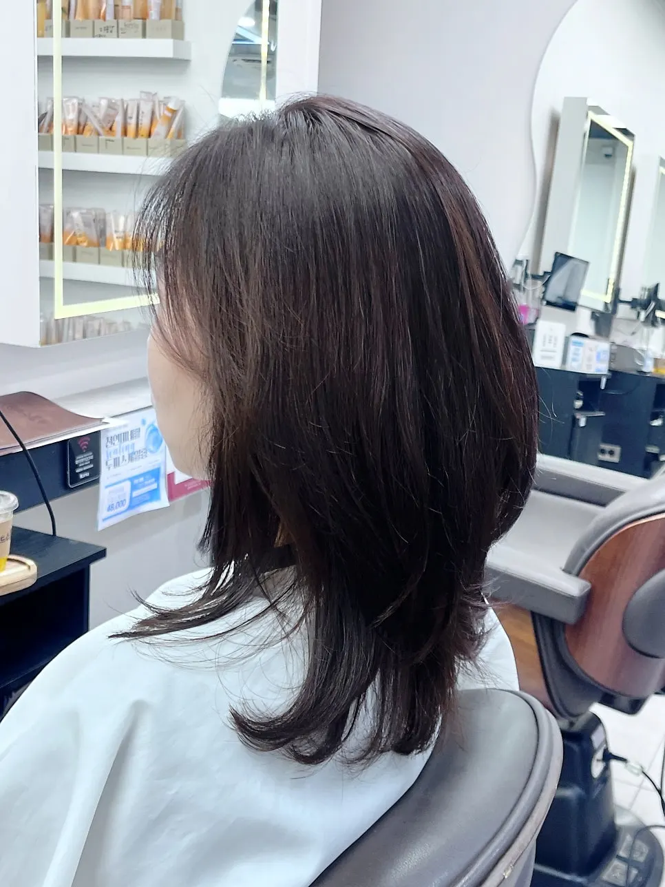 중단발 레이어드 C컬 헤어스타일