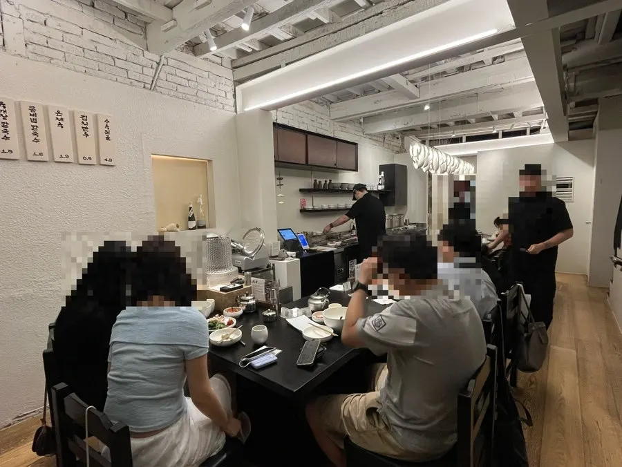 저녁시간 탄백 매장 분위기
