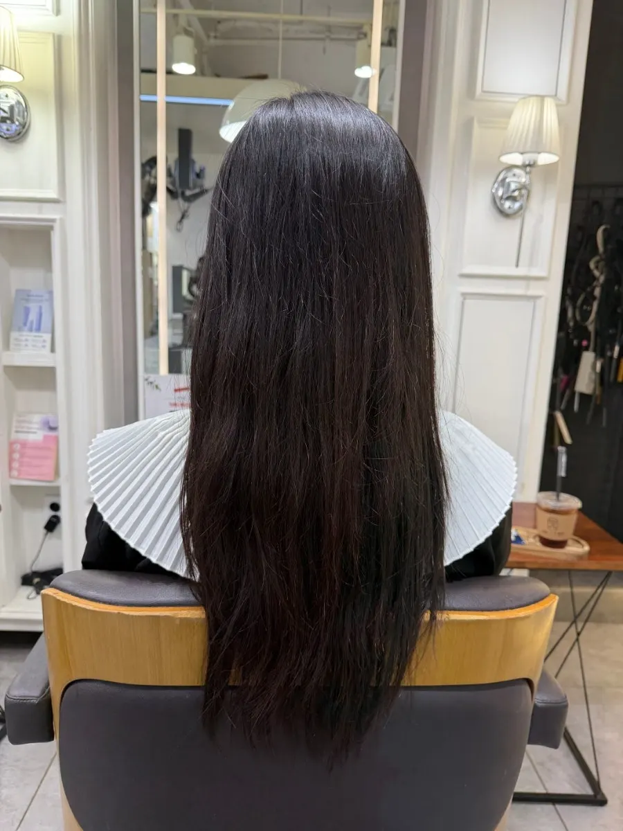 펌 전 긴 생머리에 가까운 모발 상태