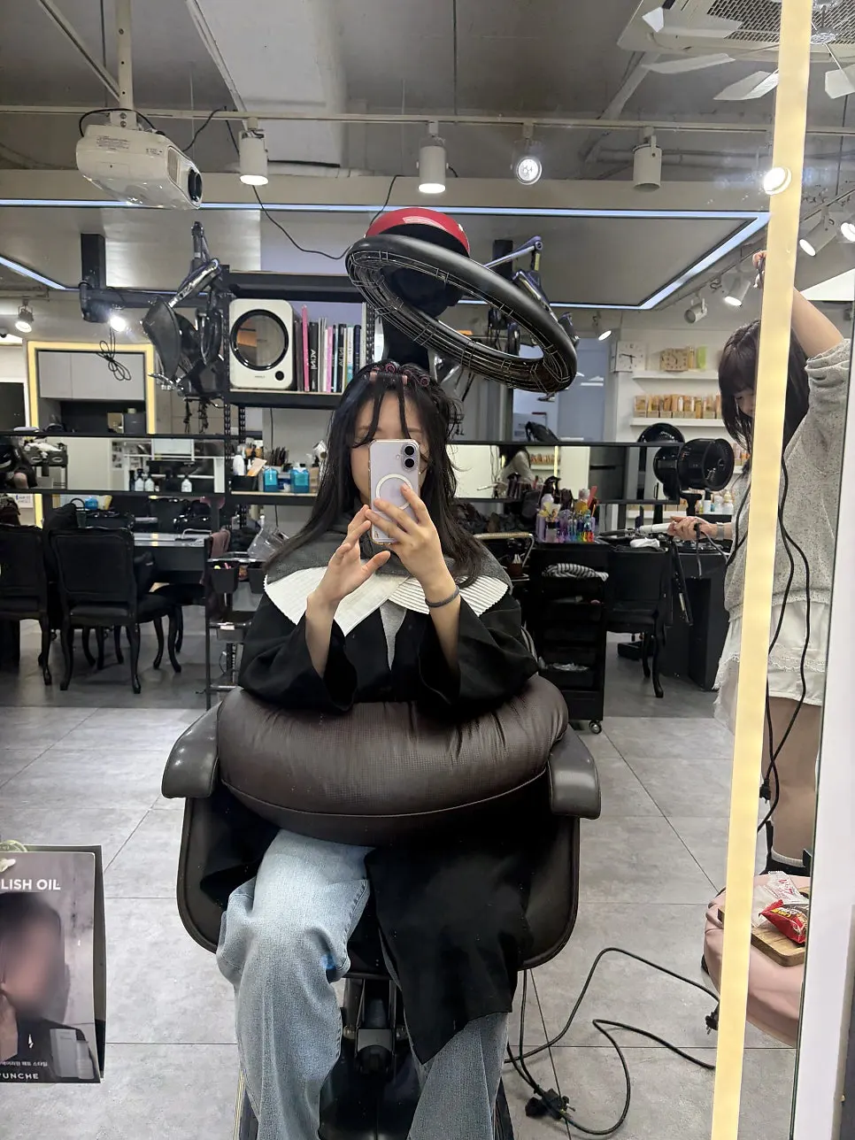 정수리 뿌리펌 시술 장면