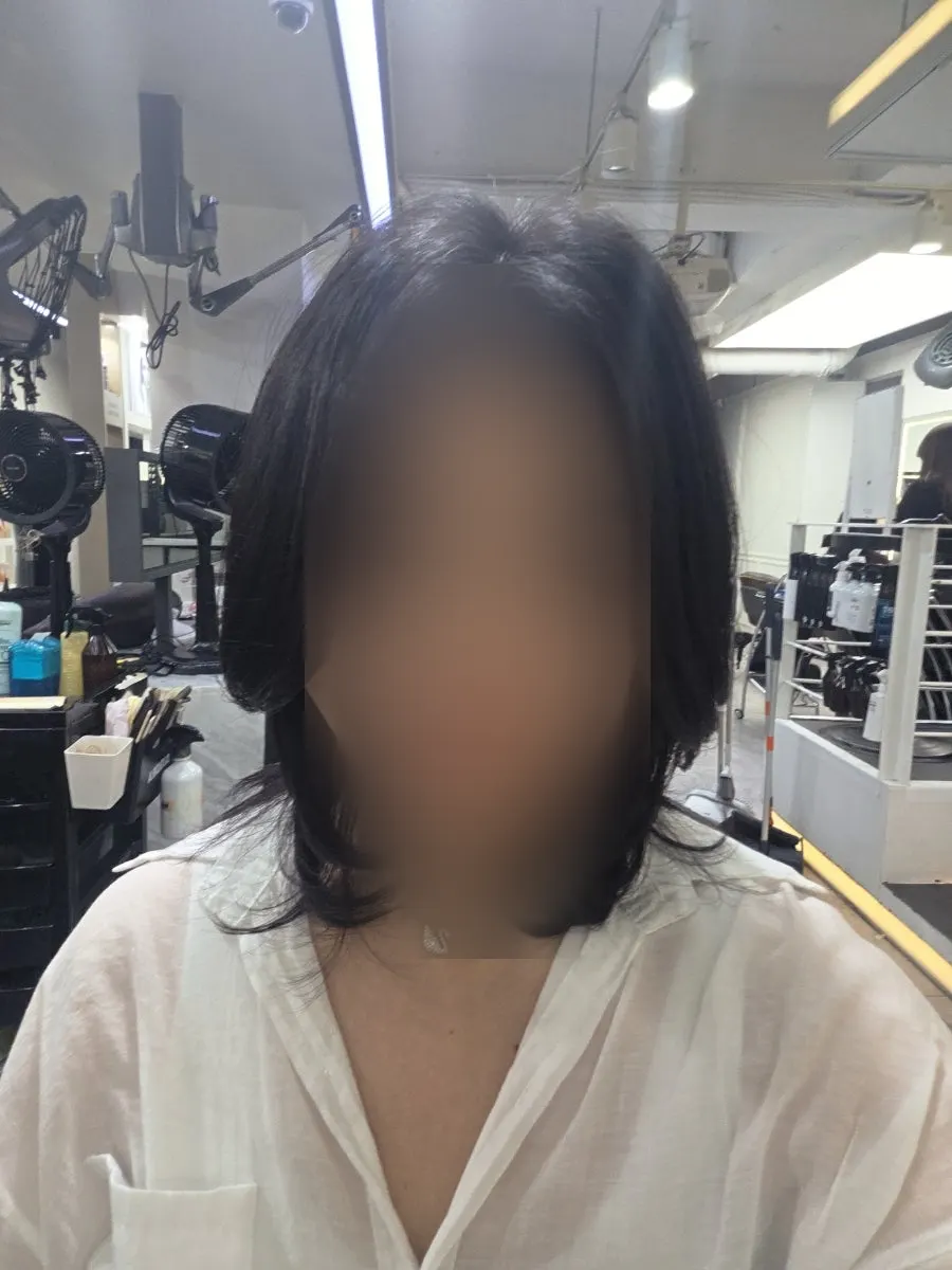 Natural waves styled just by hand-drying