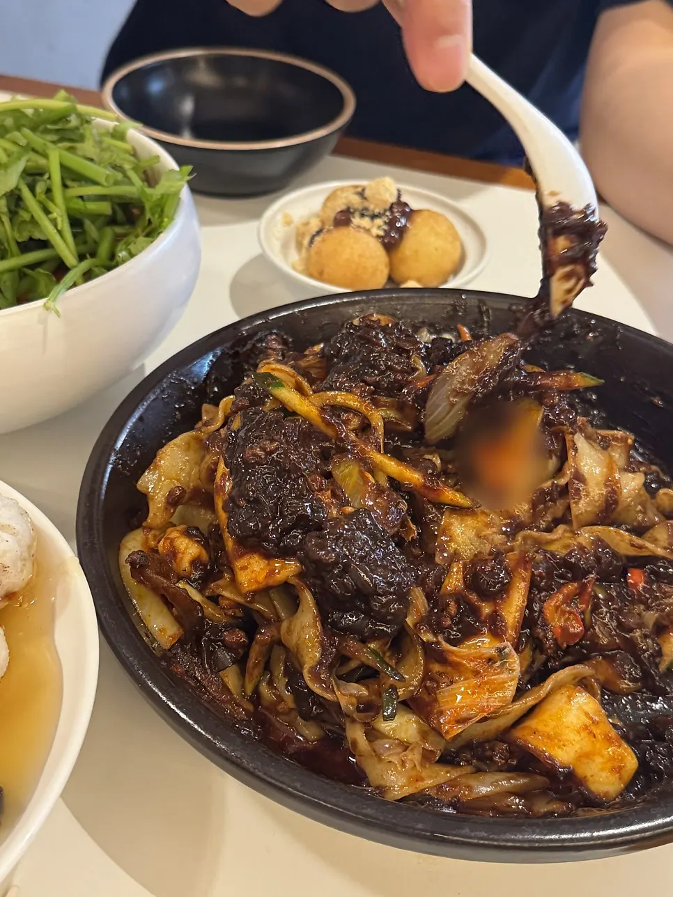 직화 볶음짬뽕이 함께 담긴 삼짜면