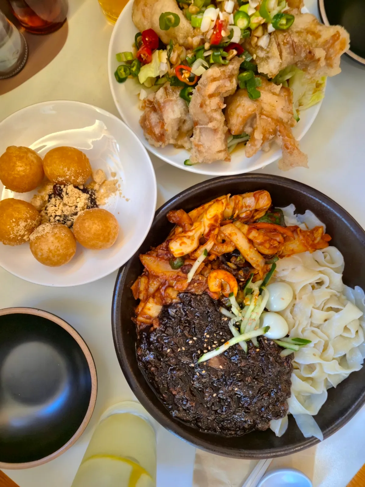 Hongdae Chinese restaurant Seodamheon's hanok-style main photo