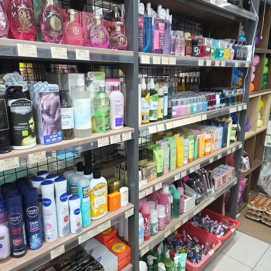 Home goods in the On Saenghwal store