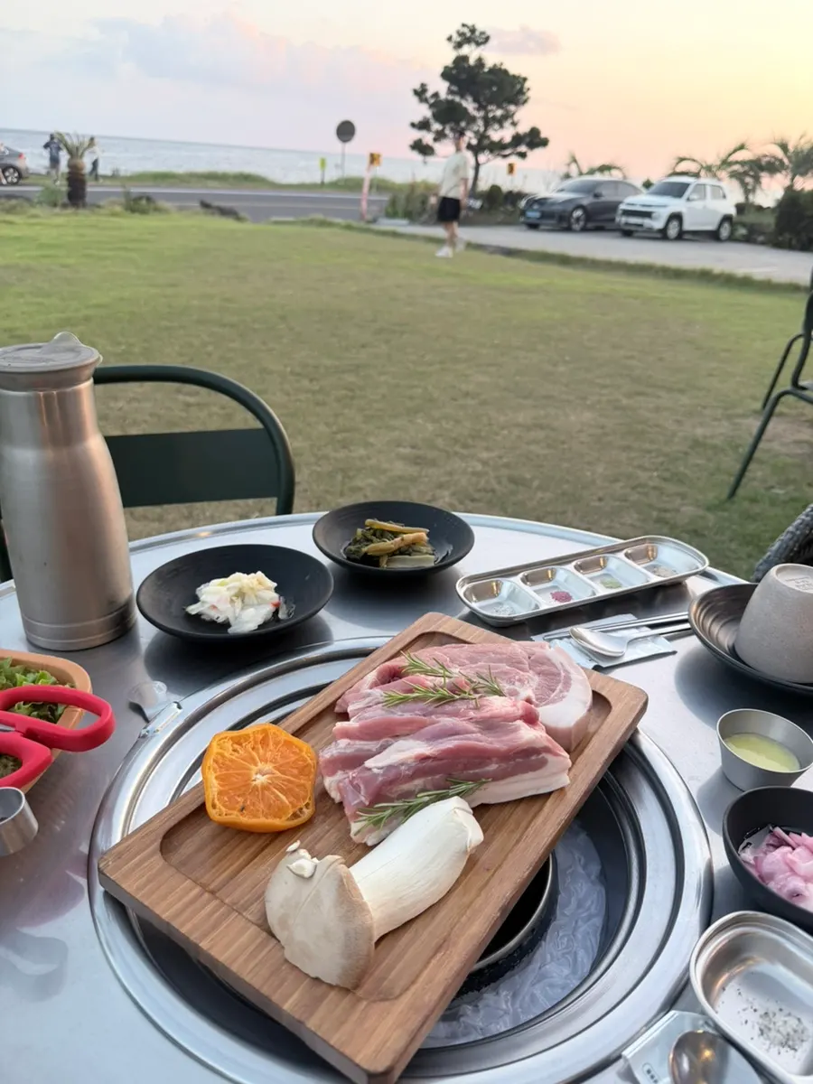 Signature charcoal-grilled black pork at Jeju Healing Dwaeji