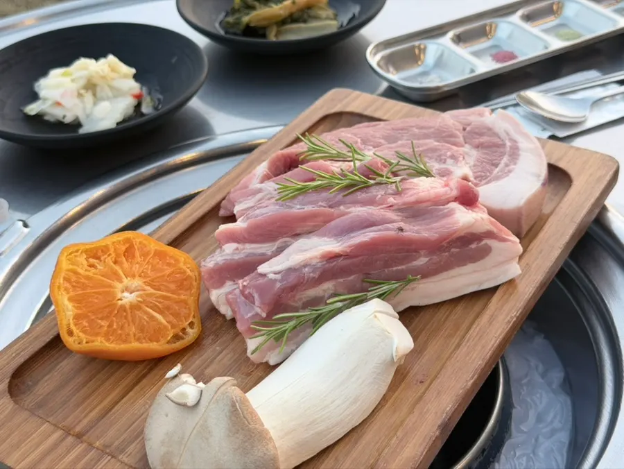 One geun order of black pork at Jeju Healing Dwaeji