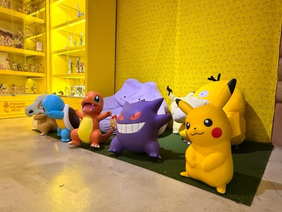 Nostalgic character figures in the annex