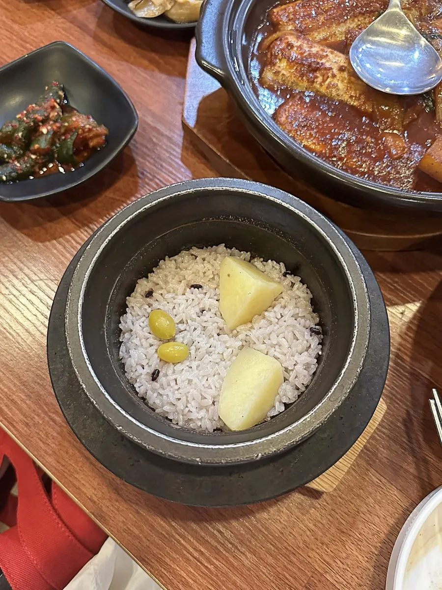 Braised cutlassfish with large chunks of fish