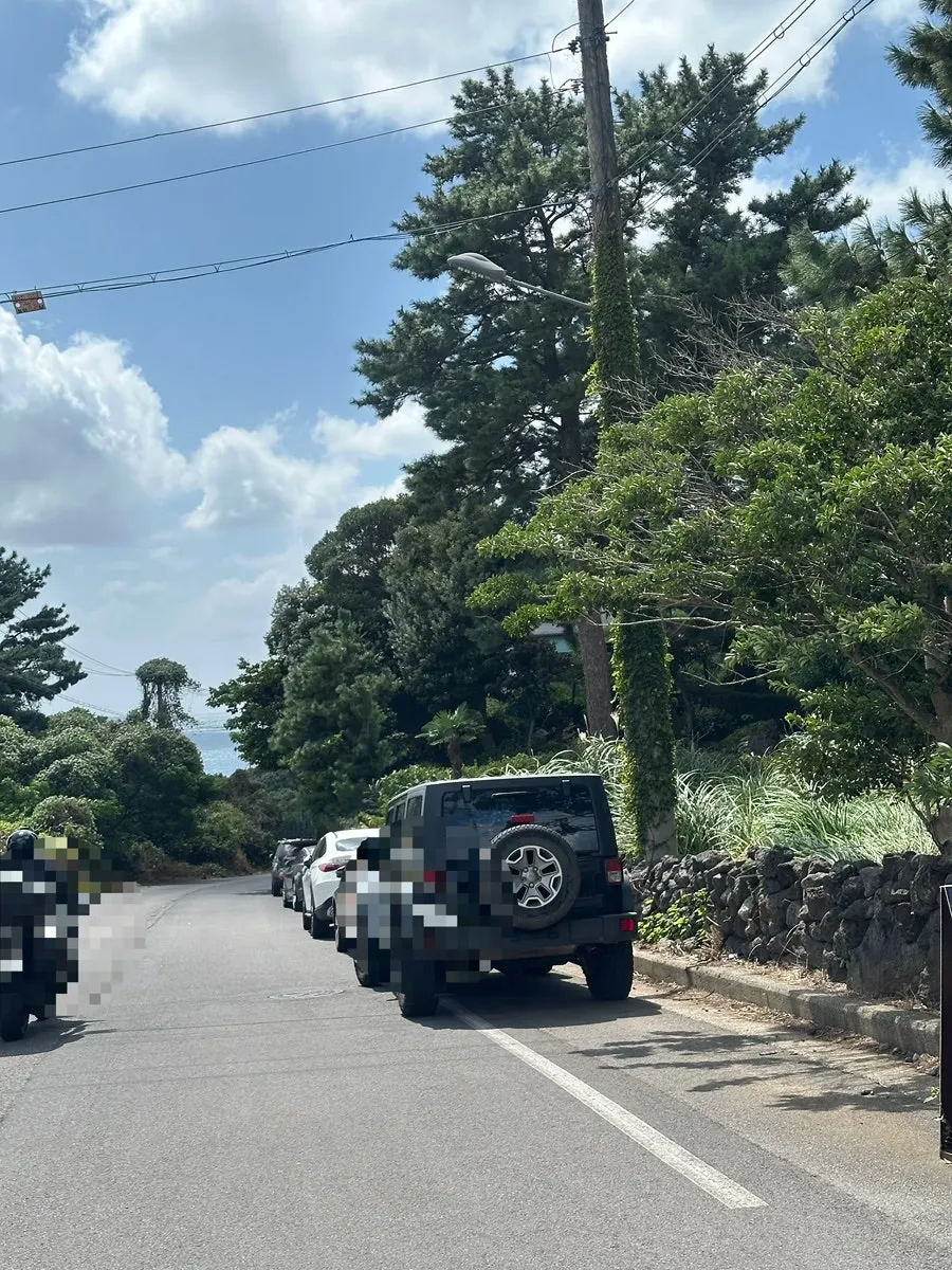 Photo with parking information for Monocle Jeju