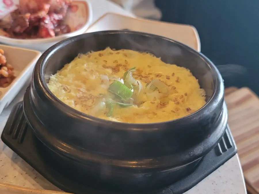 Guarniciones básicas servidas junto con la carne