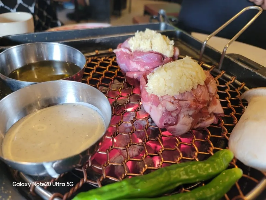 Doldol manongsal cocinándose en la parrilla