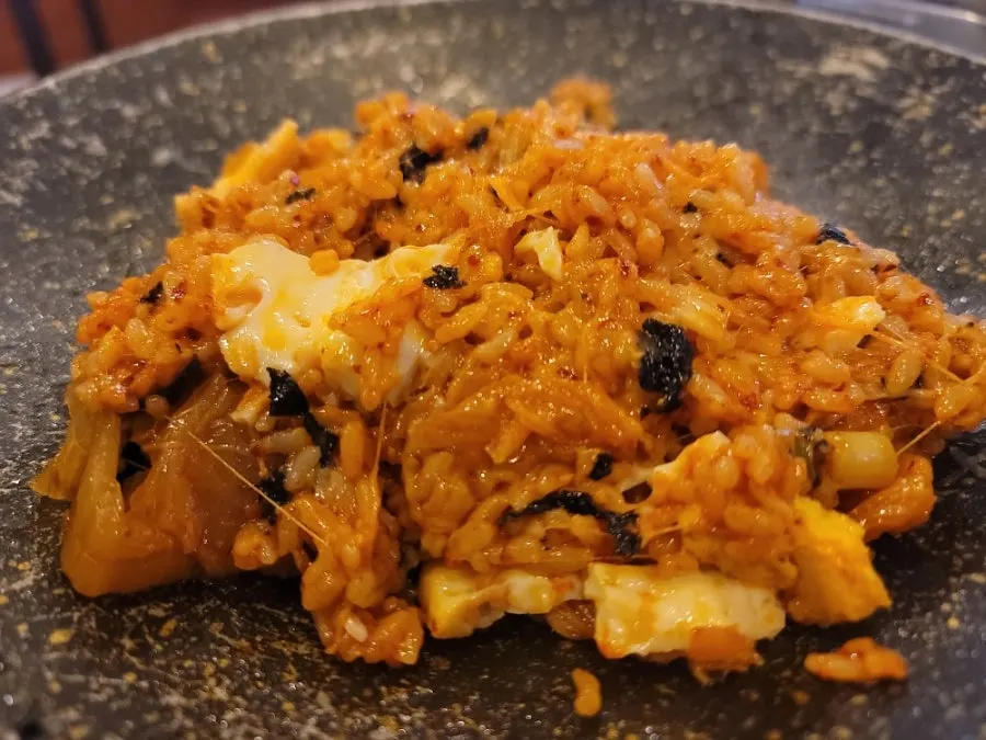 El arroz frito con kimchi y queso llamado 'ángel bajado del cielo'
