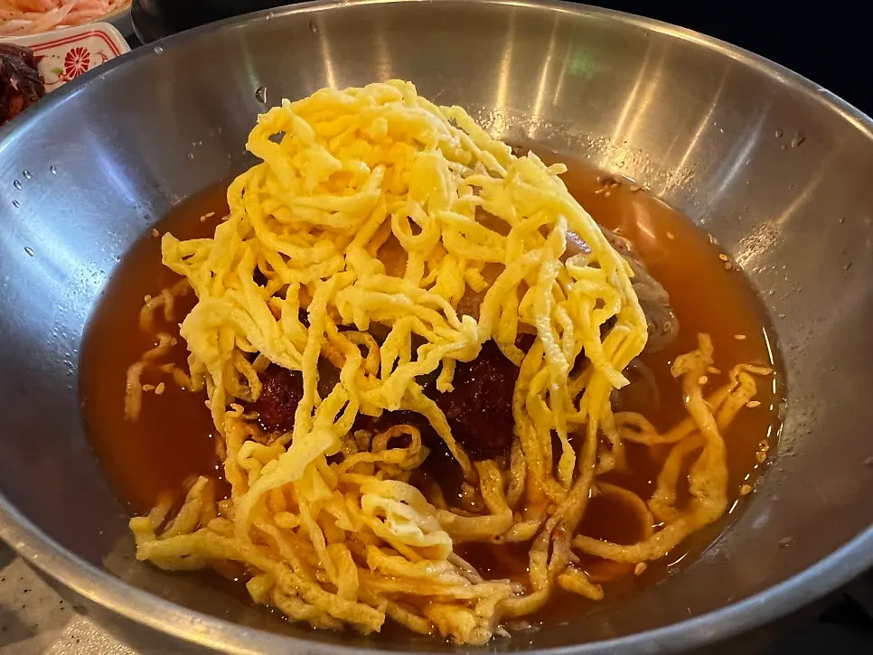 고기와 함께 나온 계란찜