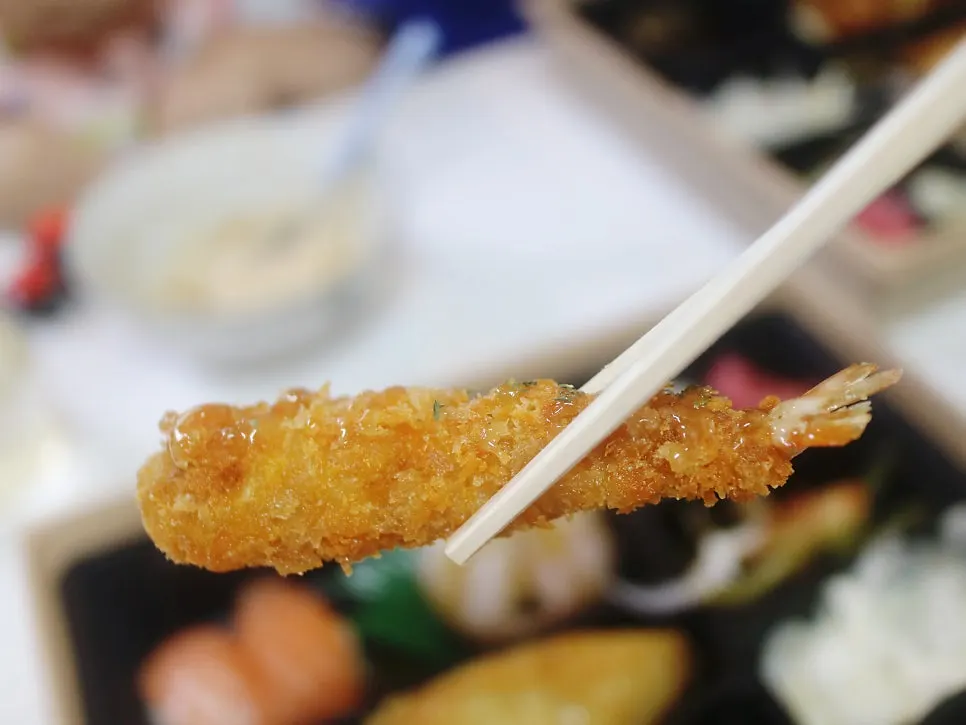 Cross-section of the sauced fish cutlet