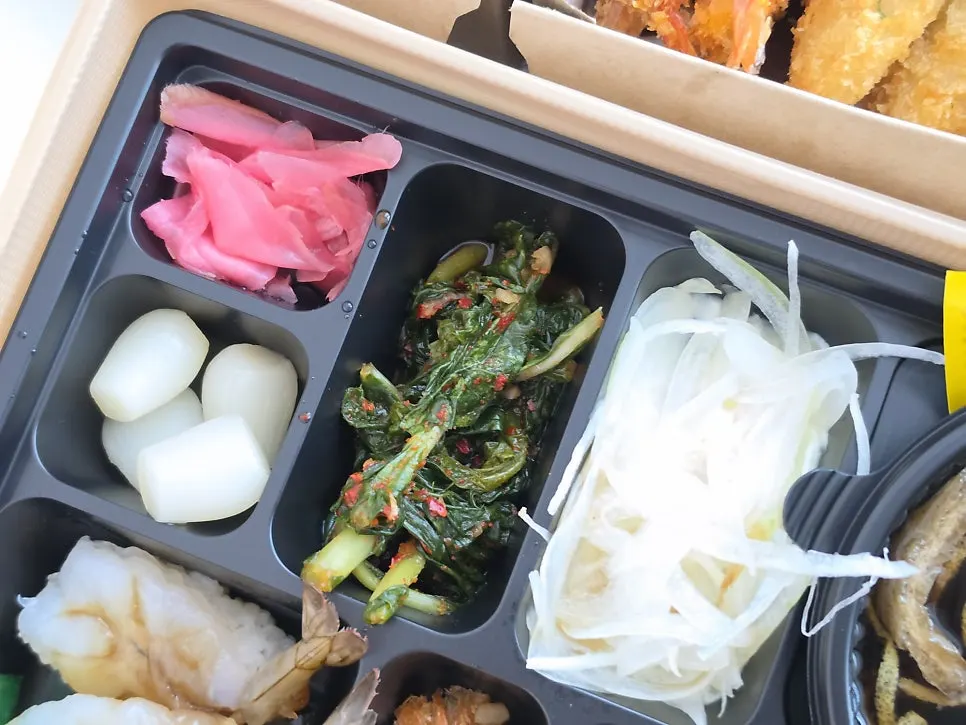A plate of shrimp tempura from Jejju
