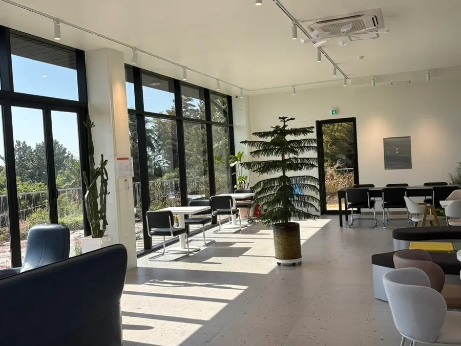 1st floor café seating area