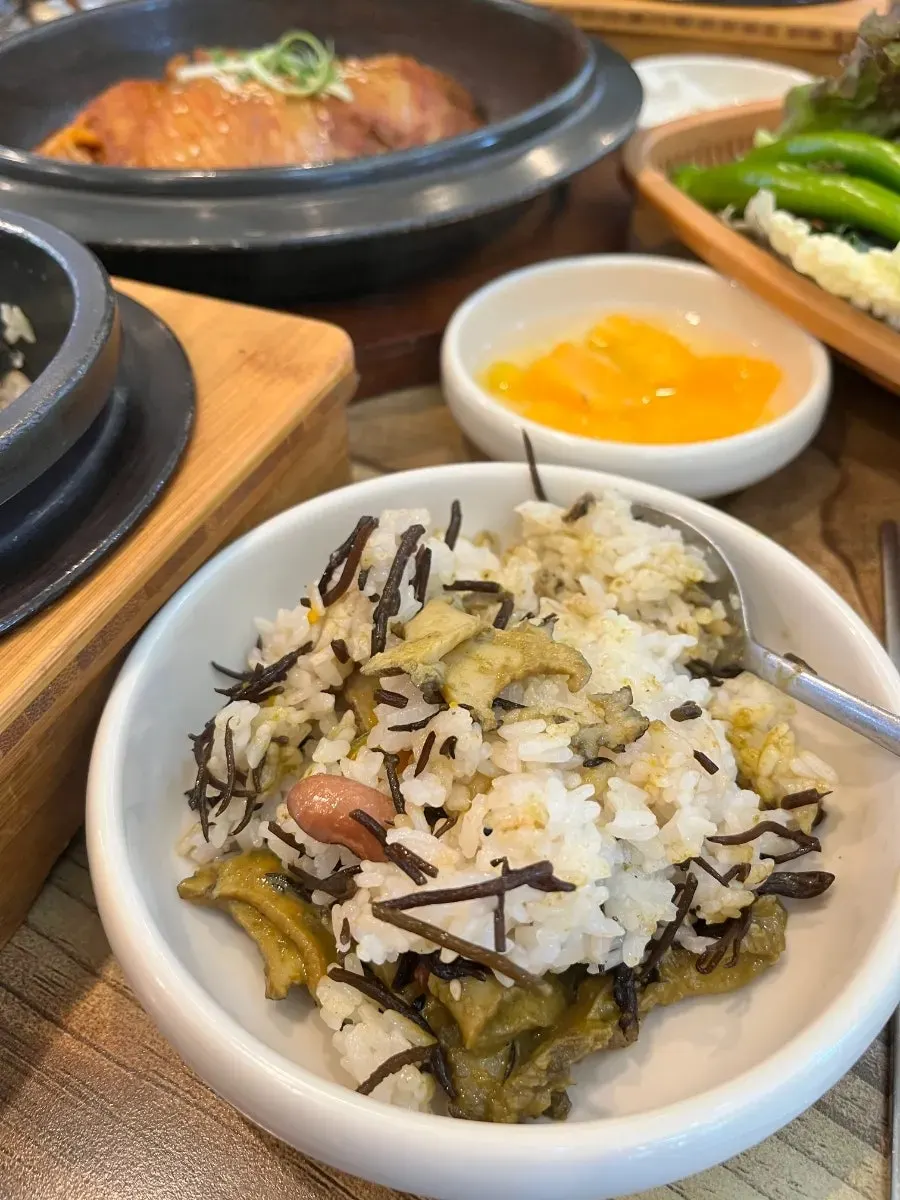 Limited boneless flower mackerel aged-kimchi braise