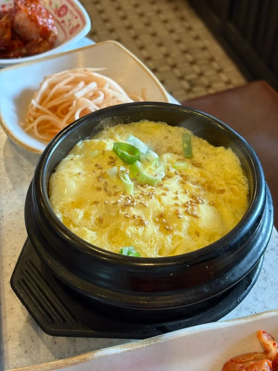 서비스로 나온 푸짐한 계란찜