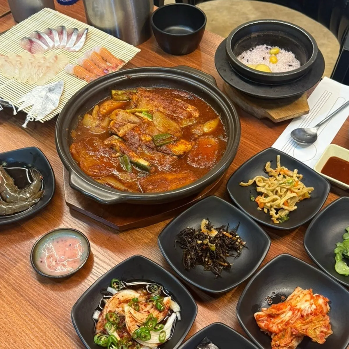 Finished meal at Tamra Hansang's braised cutlassfish set