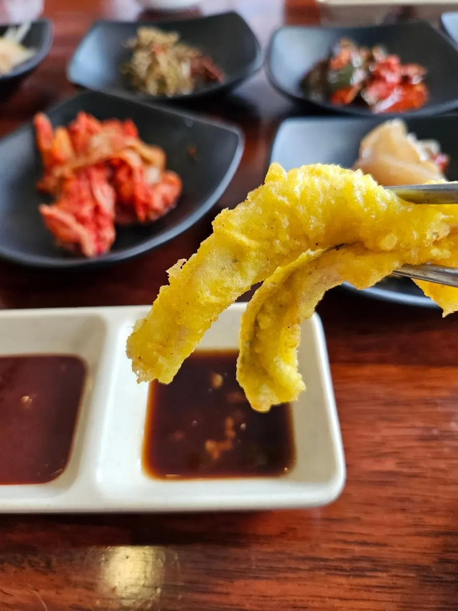 A plate of crispy fried cutlassfish