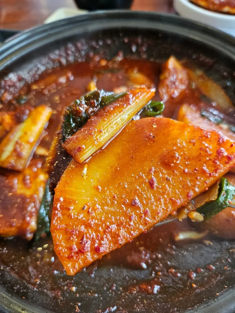 Thick cutlassfish flesh soaked in seasoning