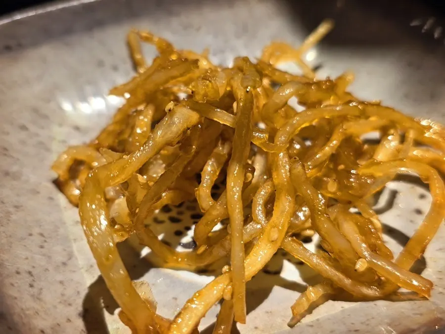 Kimchi and side dishes made with domestic ingredients