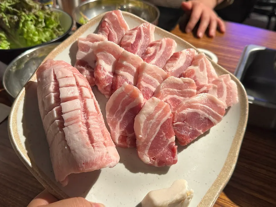 Set of 2 servings pork belly and 1 serving whole pork jowl