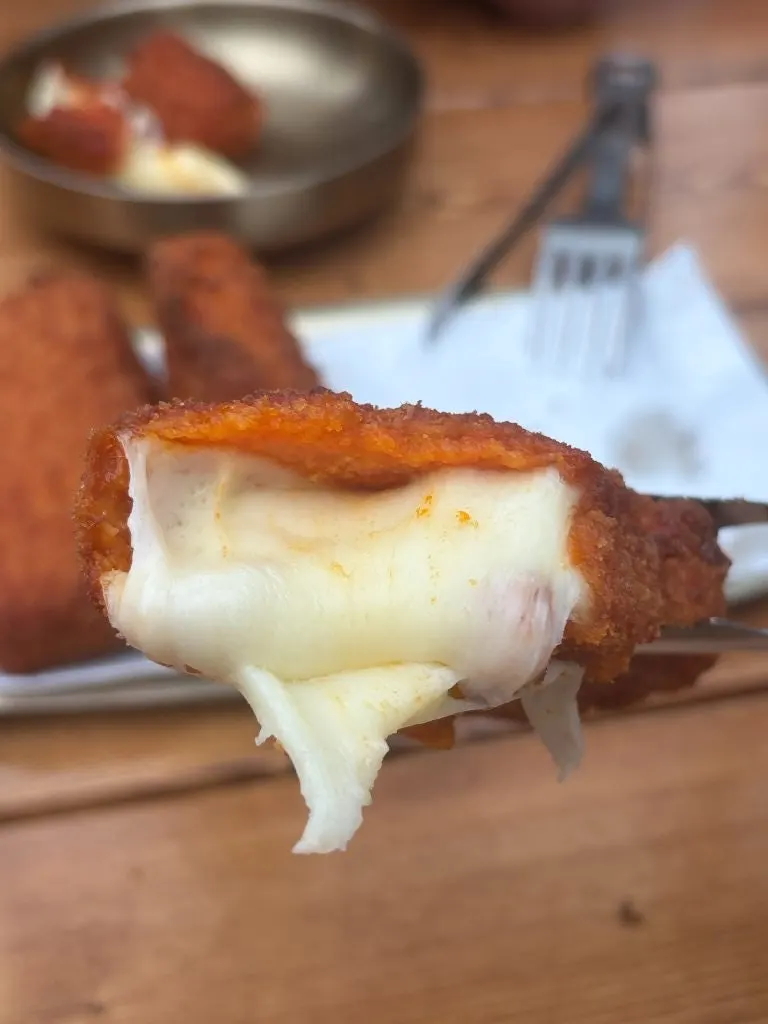 Chili's cheese sticks with stretchy melted cheese