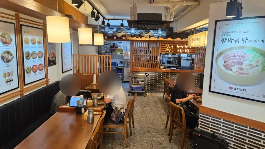 혼밥하기 편한 육전국밥 서교점 좌석