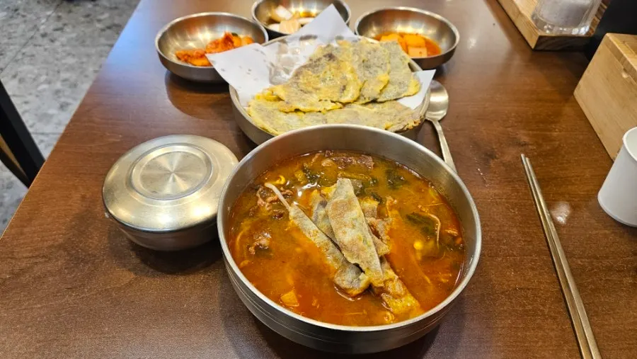 장에 찍어 먹는 소고기 육전
