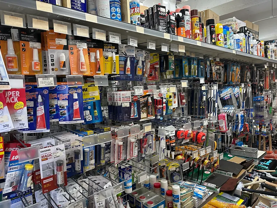 Light bulbs and home-goods section