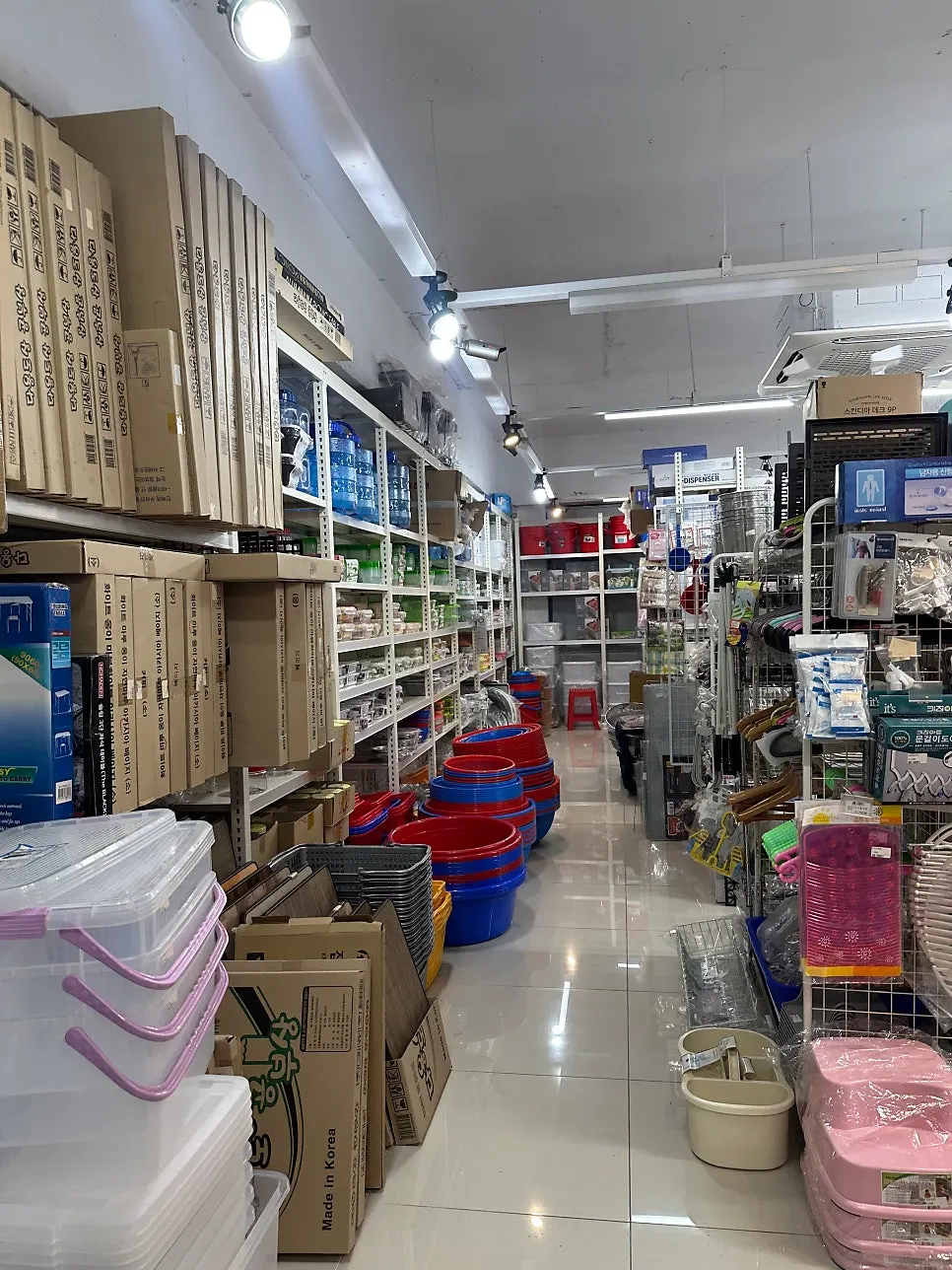 Large commercial stockpots and tableware