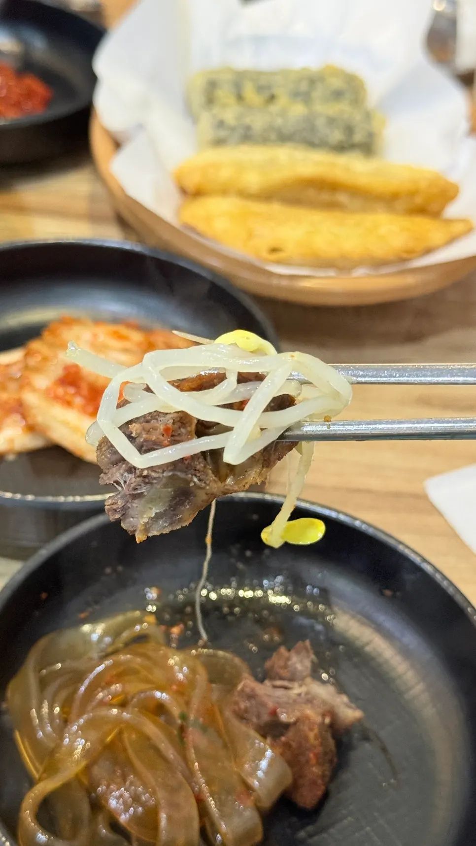양념이 잘 어우러진 소갈비찜 순한맛