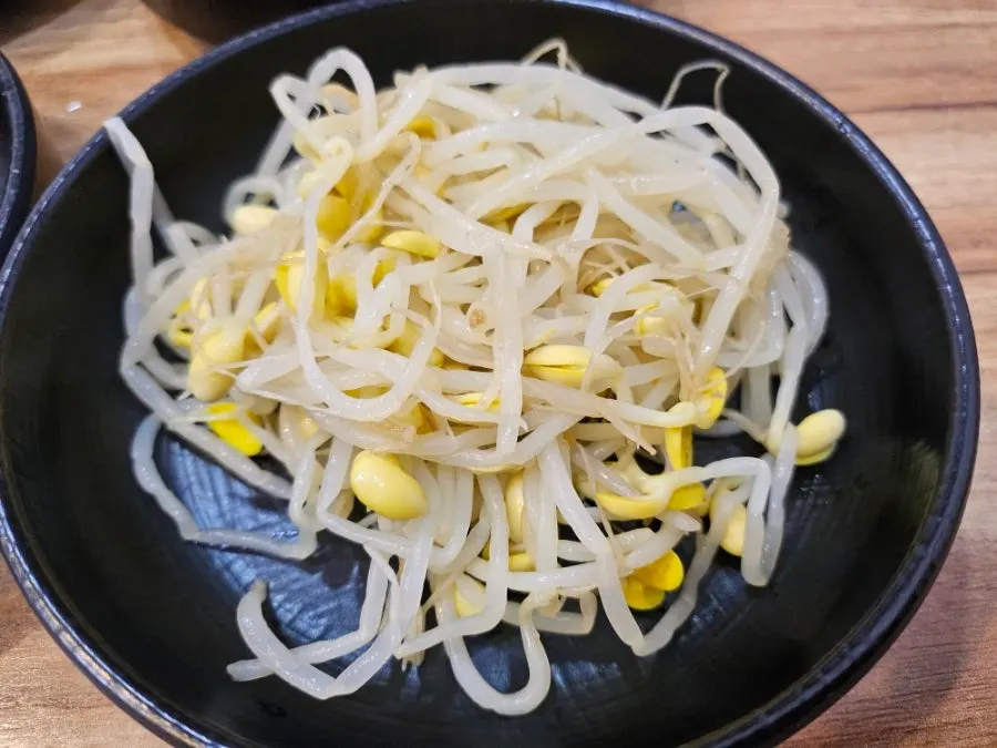 Five basic side dishes served with the meal