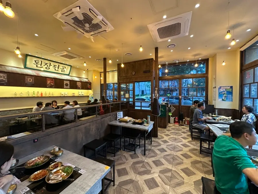 Clean atmosphere at Okdengjang Seohyeon Branch