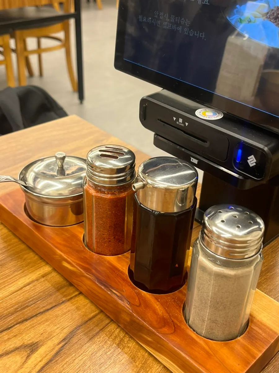 附有可外帶說明的店內泡菜