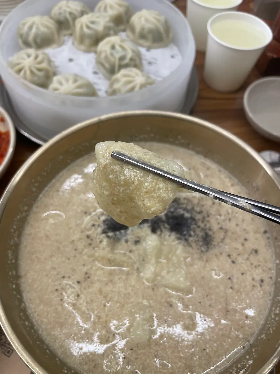 Perilla broth showing its grainy texture