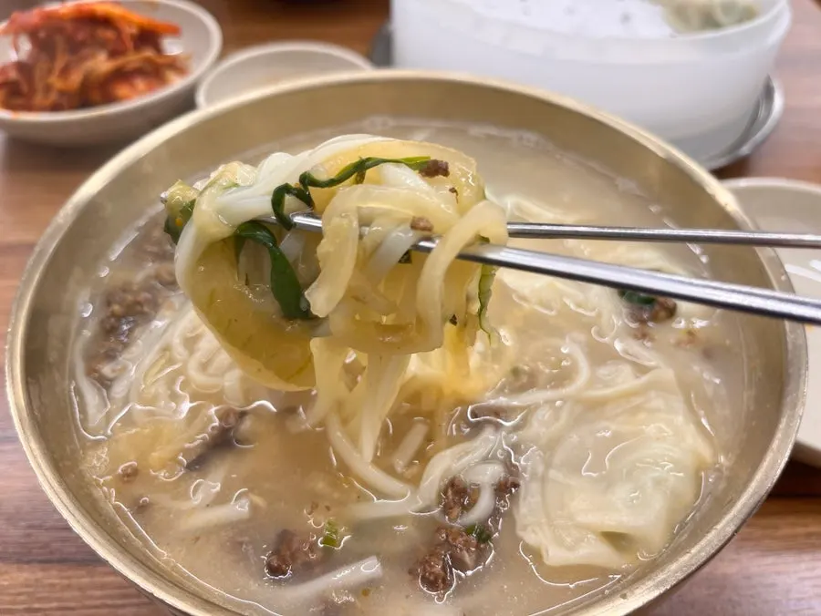 Kalguksu with chewy noodles