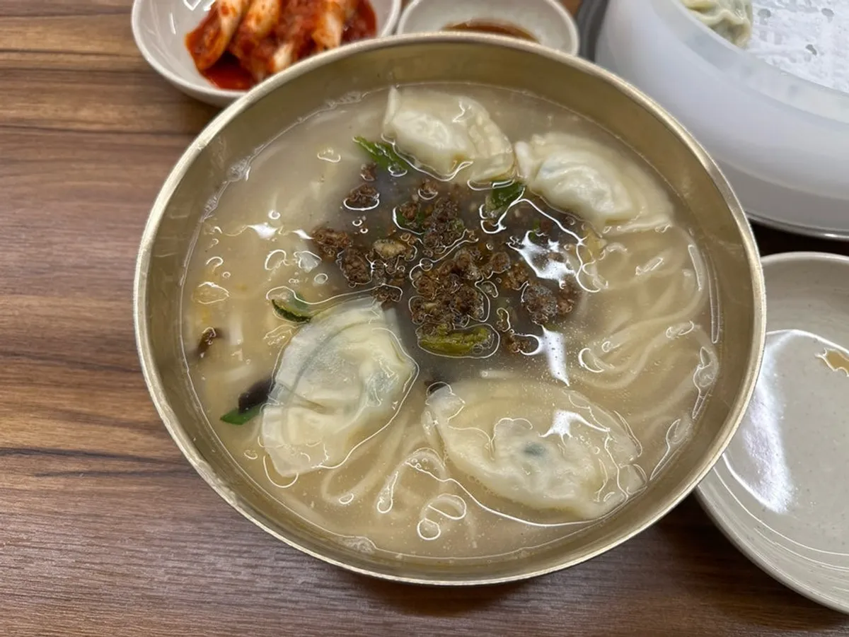 A bowl of kalguksu at Gangnam Gyoja Bundang Seohyeon Branch