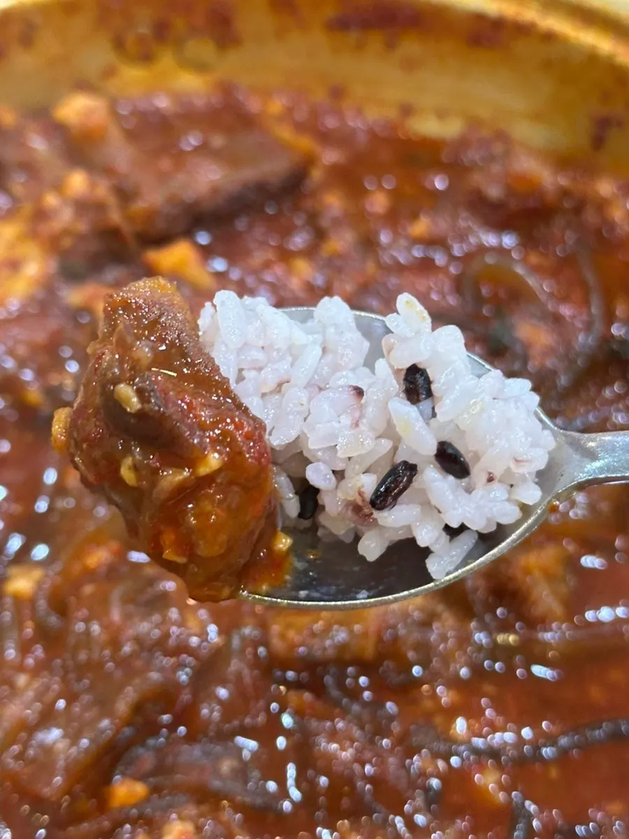 거의 다 비운 갈비찜 냄비