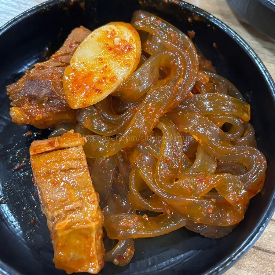 중간맛 매운갈비찜 한입